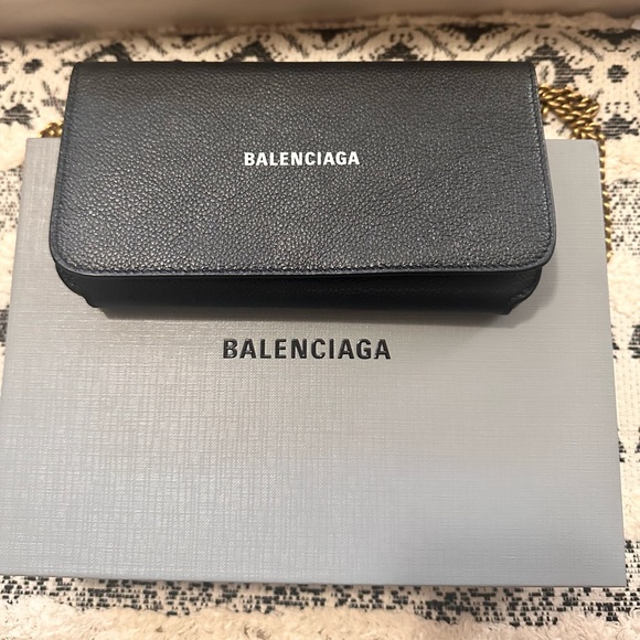 Authentic Balenciaga logo wallet on chain in black. - Picture 2 of 5